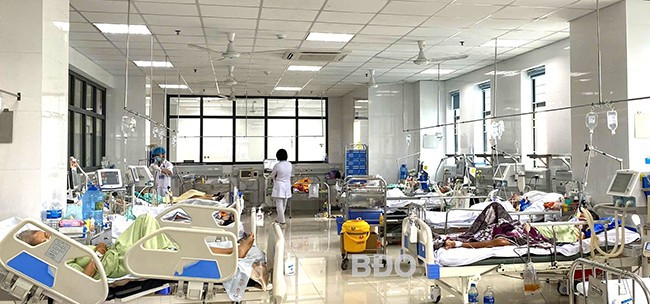 Phòng cấp cứu khoa Thần kinh - Đột quỵ thường xuyên quá tải, bệnh nhân nặng. Ảnh: M.H