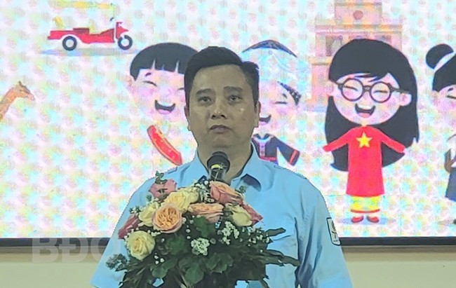 Phó Chủ tịch Hội đồng Đội Trung ương Lê Anh Quân phát biểu khai mạc vòng bán kết sân chơi “Thiếu nhi Việt Nam - Vươn ra thế giới” tại tỉnh Bình Định. Ảnh: C.H Phó Chủ tịch Hội đồng Đội Trung ương Lê Anh Quân phát biểu khai mạc vòng bán kết sân chơi “Thiếu nhi Việt Nam - Vươn ra thế giới” tại tỉnh Bình Định. Ảnh: C.H