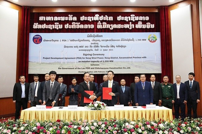 Lễ ký hợp đồng phát triển dự án nhà máy điện gió Nong 1200 MW