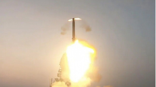 Ấn Độ bắn thử tên lửa hành trình siêu thanh BrahMos từ tàu khu trục INS Vishakhapatnam của Hải quân Ấn Độ (Nguồn ảnh: DRDO) Ấn Độ bắn thử tên lửa hành trình siêu thanh BrahMos từ tàu khu trục INS Vishakhapatnam của Hải quân Ấn Độ (Nguồn ảnh: DRDO)