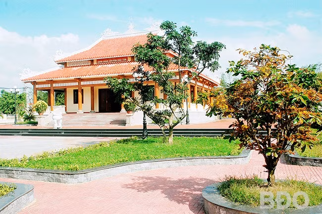 Đền thờ Đào Tấn, người có thể đứng ngang hàng với các kịch tác gia như William Shakespeare (Anh), Molière (Pháp) - những người đã làm rạng danh dân tộc Anh, Pháp. Ảnh: N.H.S