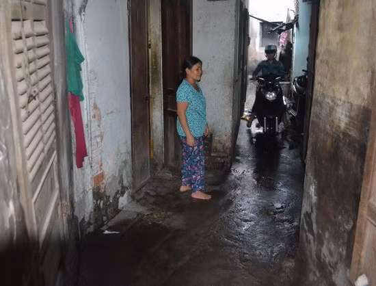 Sống trong con hẻm chật hẹp (số 17 đường Đống Đa) nhưng người dân lại rất “rộng” tình làng nghĩa xóm.