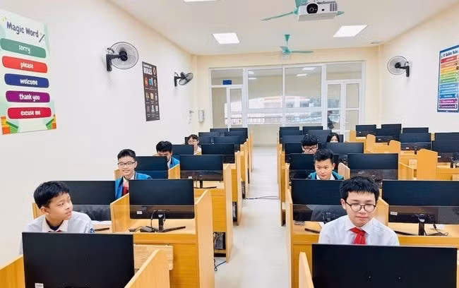 Học sinh Hà Nội tham gia sân chơi "Đấu trường Toán học và Tiếng Anh" năm học 2024 - 2025 (Ảnh: Phòng GDĐT Ba Đình).
