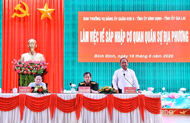 Chủ tịch UBND tỉnh Gia Lai Rah Lan Chung thống nhất với các nội dung được thảo luận tại buổi làm việc. Ảnh: H.P