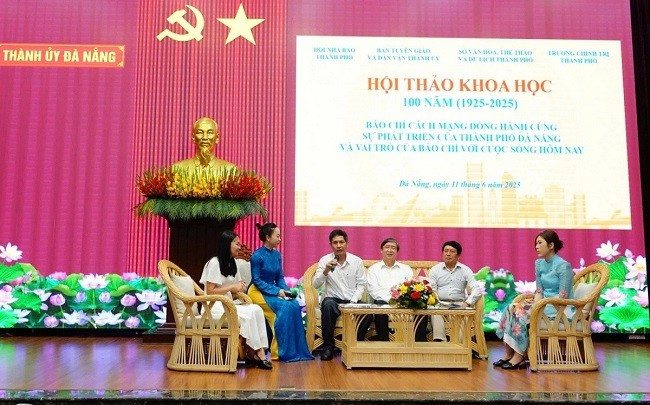 Hội thảo khoa học 100 năm báo chí cách mạng Việt Nam đồng hành cùng sự phát triển của TP Đà Nẵng và vai trò của báo chí với cuộc sống hôm nay. Hội thảo khoa học 100 năm báo chí cách mạng Việt Nam đồng hành cùng sự phát triển của TP Đà Nẵng và vai trò của báo chí với cuộc sống hôm nay.