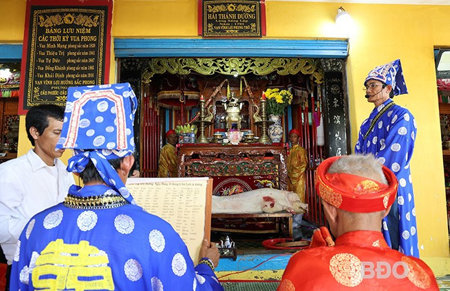 Vạn ngư nghiệp Vĩnh Lợi bảo tồn và thực hiện nhiều nghi thức truyền thống của vùng biển tại Lễ hội. Ảnh: N.T