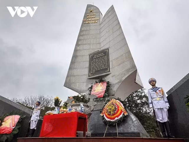 Bến K15 là trở thành biểu tượng của tinh thần dũng cảm, sáng tạo, ý chí quật cường và bản lĩnh thép của những người lính biển Việt Nam. Bến K15 là trở thành biểu tượng của tinh thần dũng cảm, sáng tạo, ý chí quật cường và bản lĩnh thép của những người lính biển Việt Nam.