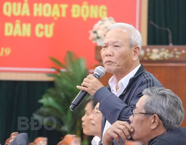 Ông Huỳnh Mỹ Cảm, Trưởng Ban Công tác Mặt trận thôn An Dinh 2, Hoài Thanh, Hoài Nhơn, chia sẻ về những khó khăn trong công tác vận động nhân dân.