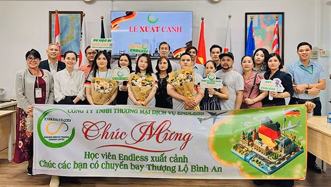 Người lao động Bình Định thông qua sự kết nối của Trung tâm Dịch vụ việc làm Bình Định xuất cảnh đi làm việc tại Nhật Bản. Ảnh: ĐVCC Người lao động Bình Định thông qua sự kết nối của Trung tâm Dịch vụ việc làm Bình Định xuất cảnh đi làm việc tại Nhật Bản. Ảnh: ĐVCC