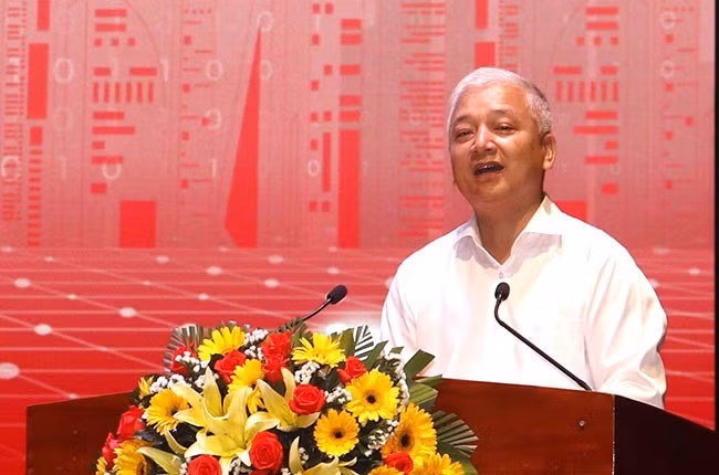 Giám đốc Sở Y tế Lê Quang Hùng phát biểu tại hội thảo. Ảnh: M.H