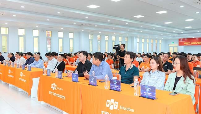 Chương trình có sự tham dự của đại diện các sở, ban, ngành và hơn 30 DN trên địa bàn tỉnh. Chương trình có sự tham dự của đại diện các sở, ban, ngành và hơn 30 DN trên địa bàn tỉnh.