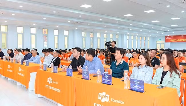 Chương trình có sự tham dự của đại diện các sở, ban, ngành và hơn 30 DN trên địa bàn tỉnh. Chương trình có sự tham dự của đại diện các sở, ban, ngành và hơn 30 DN trên địa bàn tỉnh.