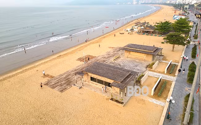 3/4 điểm dịch vụ quy hoạch tại khu vực bãi biển Quy Nhơn đã và đang triển khai đầu tư. Ảnh: M.H 3/4 điểm dịch vụ quy hoạch tại khu vực bãi biển Quy Nhơn đã và đang triển khai đầu tư. Ảnh: M.H