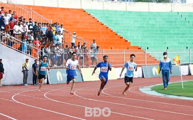 Công tác tập luyện, chuẩn bị tốt đã giúp cho TX Hoài Nhơn giành thành tích cao ở môn điền kinh tại Hội khỏe Phù Đổng toàn tỉnh năm 2024. Ảnh: NGUYỄN DŨNG