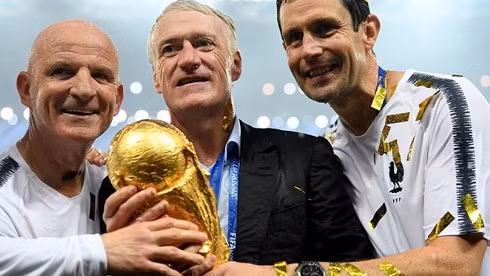 HLV Didier Deschamps là người thứ ba trong lịch sử, vô địch World Cup trên cương vị cầu thủ và HLV. (Ảnh: Getty)