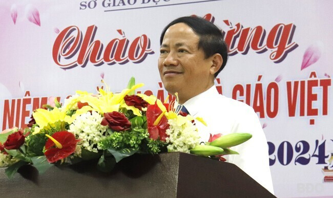 Chủ tịch UBND tỉnh Phạm Anh Tuấn đề nghị ngành giáo dục tỉnh tiếp tục quan tâm đầu tư xây dựng đội ngũ nhà giáo tâm huyết, trách nhiệm, năng lực tốt và gắn bó với sự nghiệp trồng người. Ảnh: M.H