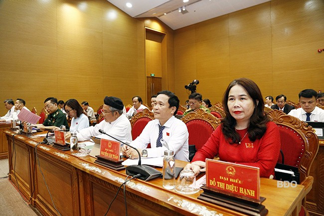Đại biểu HĐND tỉnh tham dự kỳ họp. Ảnh: H.P
