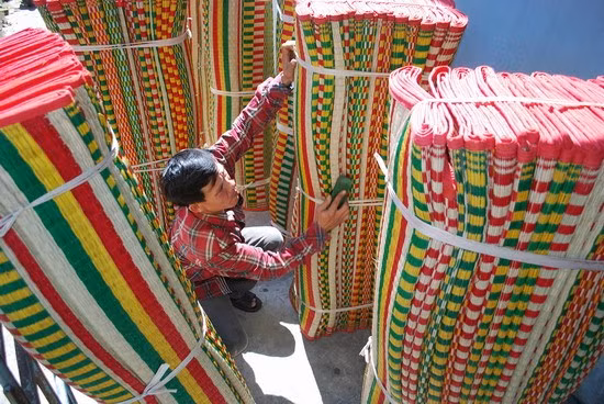 Sản phẩm chiếu cói của thôn Gia An Đông được thị trường chấp nhận và tiêu thụ nhiều nơi trong và ngoài tỉnh.