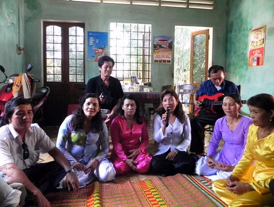 Nhóm ĐCTT Nhơn Hậu (An Nhơn) trong một buổi sinh hoạt.