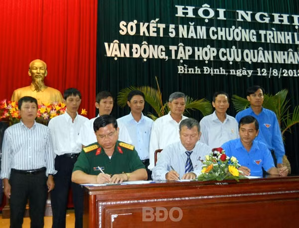 Hội CCB tỉnh, Bộ CHQS tỉnh, Tỉnh đoàn ký kết chương trình liên tịch về vận động, tập hợp CQN trên địa bàn tỉnh giai đoạn 2013-2018.