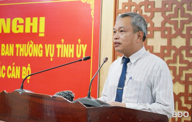 Thay mặt các đồng chí được điều động, bổ nhiệm, đồng chí Đặng Vĩnh Sơn phát biểu nhận nhiệm vụ. Ảnh: N.HÂN Thay mặt các đồng chí được điều động, bổ nhiệm, đồng chí Đặng Vĩnh Sơn phát biểu nhận nhiệm vụ. Ảnh: N.HÂN