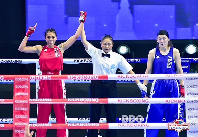 Trần Võ Song Thương vượt qua nhiều đối thủ mạnh để giành tấm HCV hạng cân 60 kg nữ, fullcontact tại Giải vô địch kickboxing châu Á năm 2024. Ảnh: NVCC
