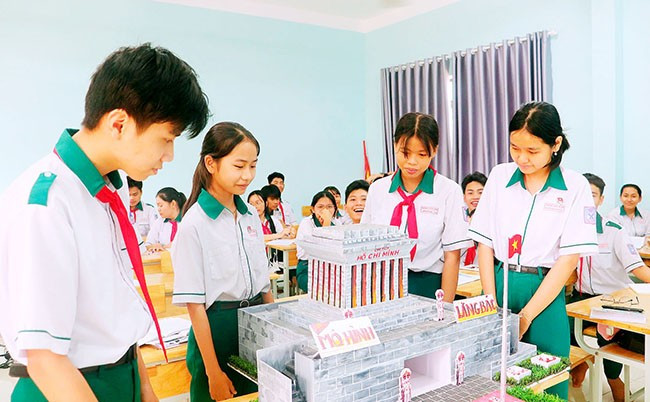 Trường THCS Võ Xán tổ chức nhiều mô hình giáo dục STEM giúp học sinh khơi nguồn sáng tạo. Ảnh: HỒ ĐIỂM Trường THCS Võ Xán tổ chức nhiều mô hình giáo dục STEM giúp học sinh khơi nguồn sáng tạo. Ảnh: HỒ ĐIỂM