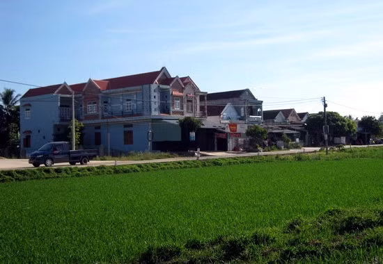 Một góc nông thôn Ân Tường Tây hôm nay. Ảnh: VĂN HÙNG