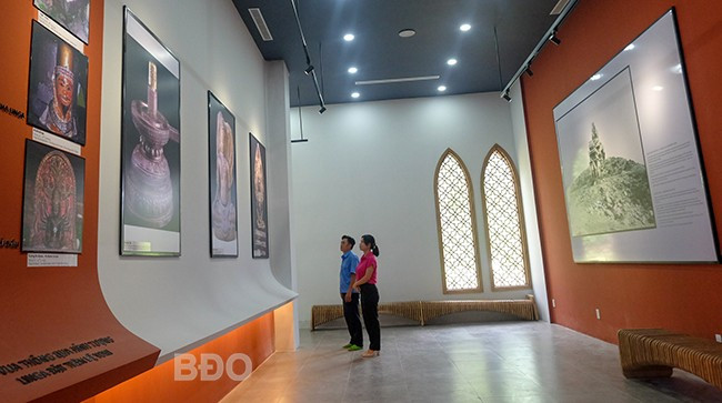 Nhà trưng bày bổ sung tại tháp Bánh Ít sẽ được đưa vào hoạt động phục vụ du khách dịp tết Ất Tỵ 2025. Ảnh: NGỌC NHUẬN