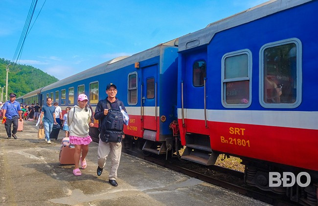 Bình Định đang hướng tới phát triển sản phẩm du lịch đường sắt. Ảnh: ĐOAN NGỌC