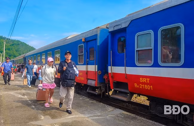 Bình Định đang hướng tới phát triển sản phẩm du lịch đường sắt. Ảnh: ĐOAN NGỌC