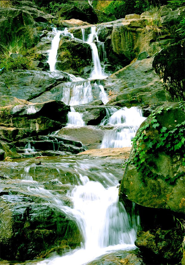 Thác Trà Kơi ở xã Bok Tới. Ảnh: VÕ CHÍ HÀ Thác Trà Kơi ở xã Bok Tới. Ảnh: VÕ CHÍ HÀ