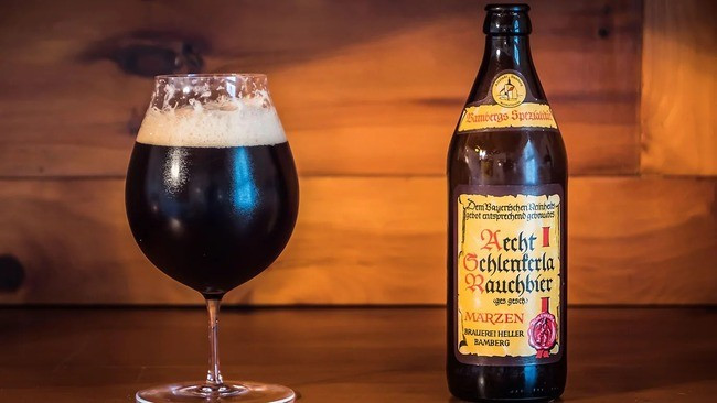 Bia khói Rauchbier được đưa vào danh sách bảo tồn Ark of Taste của Slow Food. Ảnh: Alamy Bia khói Rauchbier được đưa vào danh sách bảo tồn Ark of Taste của Slow Food. Ảnh: Alamy