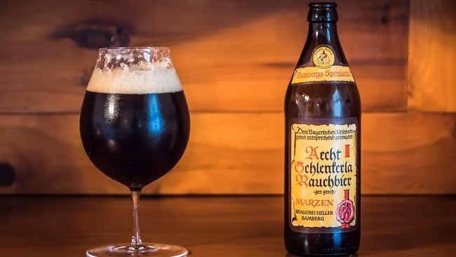 Bia khói Rauchbier được đưa vào danh sách bảo tồn Ark of Taste của Slow Food. Ảnh: Alamy Bia khói Rauchbier được đưa vào danh sách bảo tồn Ark of Taste của Slow Food. Ảnh: Alamy