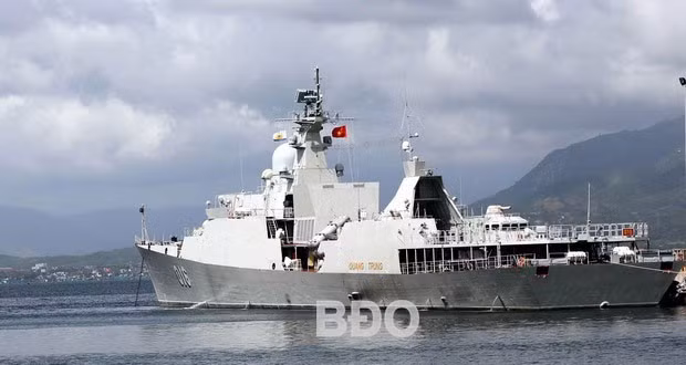 Chiến hạm Quang Trung xuất kích tuần tra trên biển. Chiến hạm Quang Trung xuất kích tuần tra trên biển.