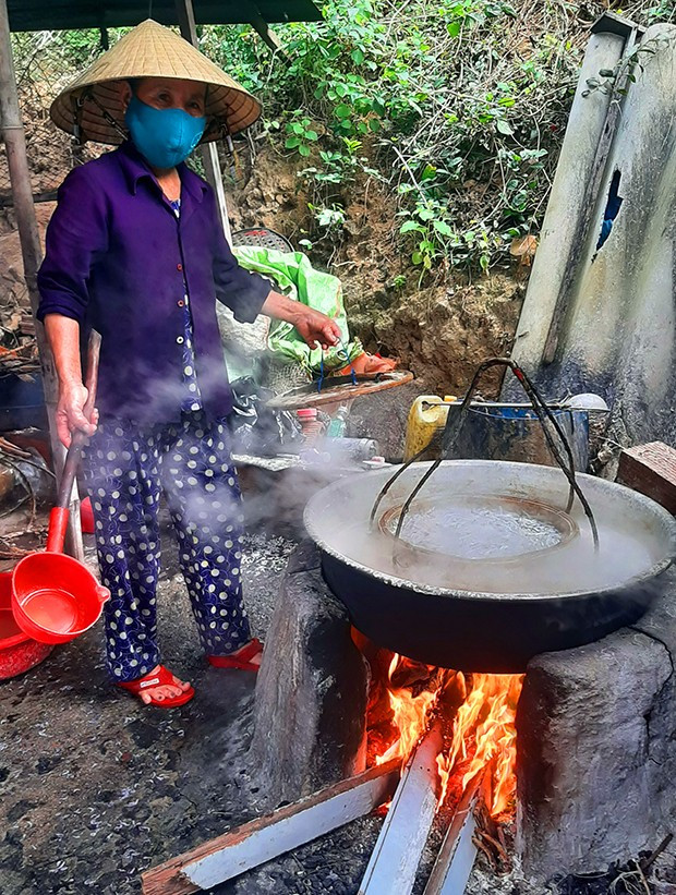 Hấp cá cơm. Ảnh: Xuân Thức Hấp cá cơm. Ảnh: Xuân Thức