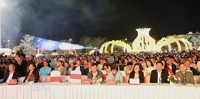 Đại biểu tham dự Lễ hội. Ảnh: K.VY