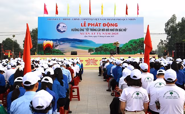 Quang cảnh buổi lễ. Ảnh: H.THU