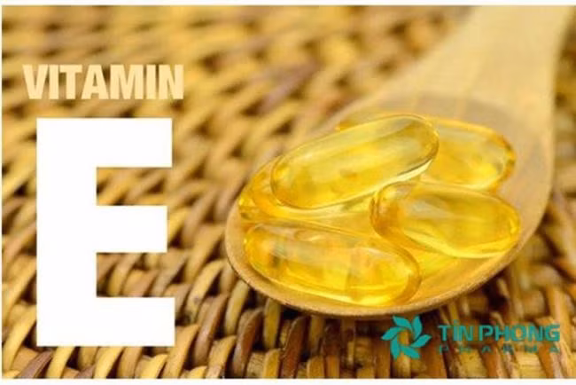 Vitamin E chống gốc tự do, làm chậm lão hóa da