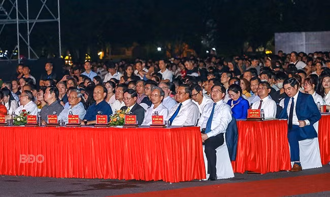 Hoành tráng, ấn tượng, lắng đọng nhiều cảm xúc ảnh 1