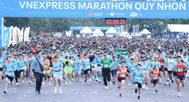 Hơn 4.000 runners xuất phát, chinh phục cự ly 5 km.