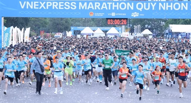 Hơn 4.000 runners xuất phát, chinh phục cự ly 5 km.