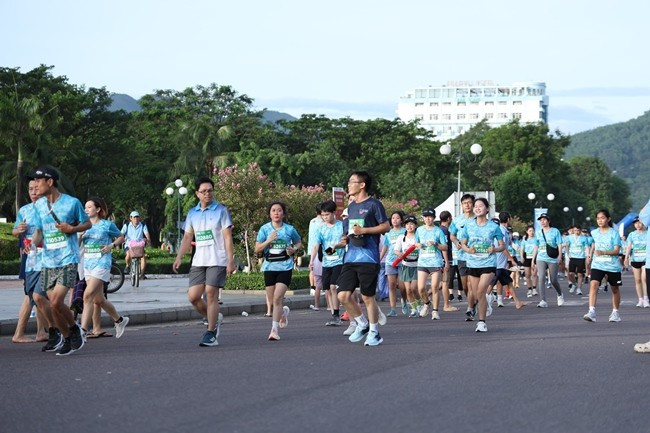 Khám phá cung đường chạy ven biển qua cự ly 5 km.