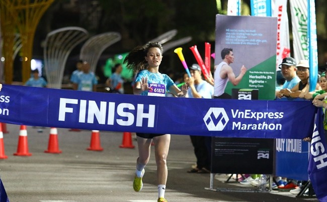 Phạm Thị Hồng Lệ vô địch cự ly 42 km VnExpress Marathon Quy Nhon 2025 ảnh 2 Phạm Thị Hồng Lệ vô địch cự ly 42 km VnExpress Marathon Quy Nhon 2025 ảnh 2