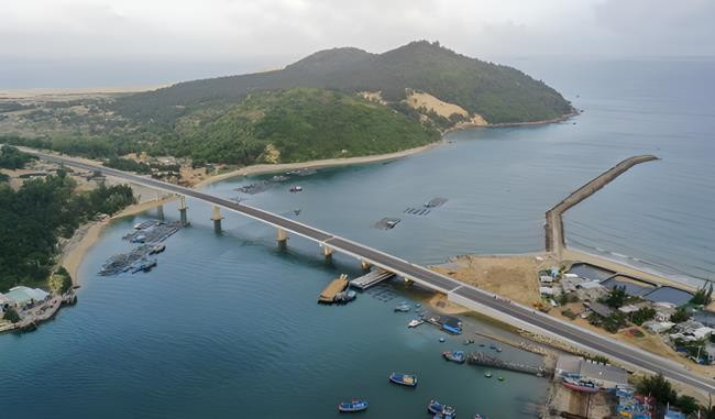 Cầu vượt biển Đề Gi sẽ tạo cú hích cho sự phát triển của Bình Định Cầu vượt biển Đề Gi sẽ tạo cú hích cho sự phát triển của Bình Định