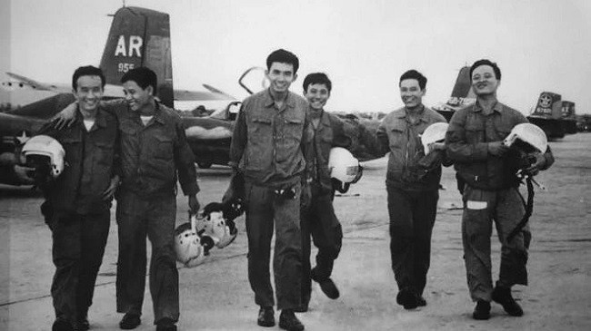 Phi đội Quyết thắng tại sân bay Thành Sơn (Phan Rang) chiều 28.4.1975 sau khi tấn công sân bay Tân Sơn Nhất. (Ảnh: Tư liệu/TTXVN)