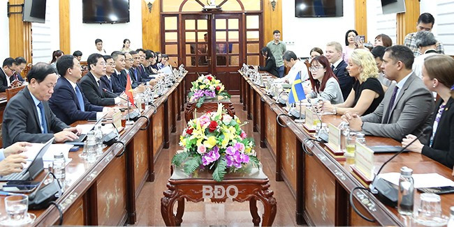 Quang cảnh buổi làm việc. Ảnh: T.SỸ Quang cảnh buổi làm việc. Ảnh: T.SỸ