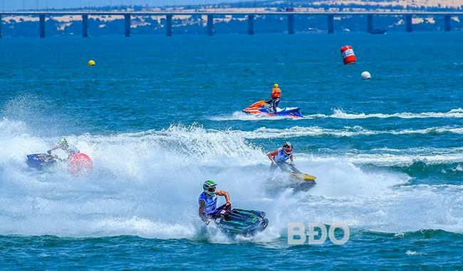 Những nỗ lực của các tay đua tại giải đã để lại nhiều ấn tượng khó quên với người xem. Ảnh: N. DŨNG