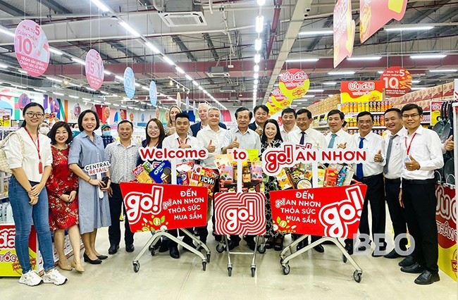 Đại biểu tham quan các gian hàng tại siêu thị. Ảnh: Lê Ngân Đại biểu tham quan các gian hàng tại siêu thị. Ảnh: Lê Ngân
