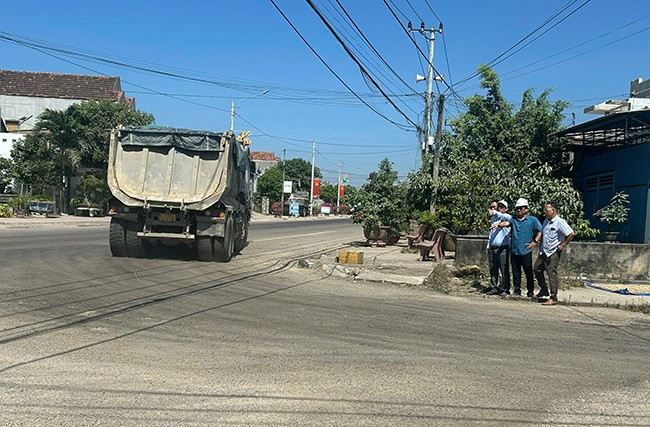 Ngã ba QL 19 và đường dẫn vào Cụm công nghiệp Phú An (xã Tây Xuân, huyện Tây Sơn) sau khi được sửa chữa. Ảnh: Phòng CSGT Ngã ba QL 19 và đường dẫn vào Cụm công nghiệp Phú An (xã Tây Xuân, huyện Tây Sơn) sau khi được sửa chữa. Ảnh: Phòng CSGT
